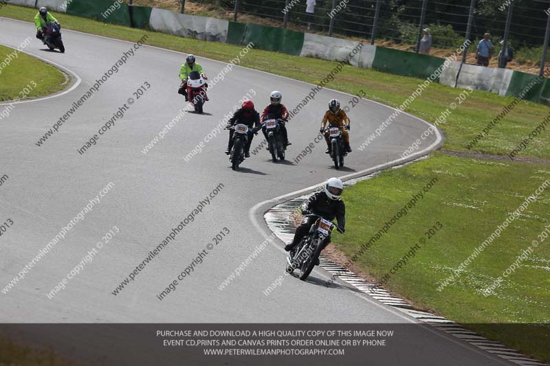 Vintage motorcycle club;eventdigitalimages;mallory park;mallory park trackday photographs;no limits trackdays;peter wileman photography;trackday digital images;trackday photos;vmcc festival 1000 bikes photographs