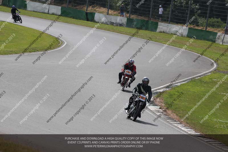 Vintage motorcycle club;eventdigitalimages;mallory park;mallory park trackday photographs;no limits trackdays;peter wileman photography;trackday digital images;trackday photos;vmcc festival 1000 bikes photographs