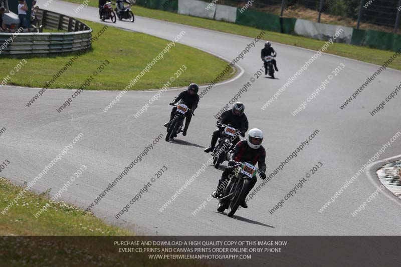 Vintage motorcycle club;eventdigitalimages;mallory park;mallory park trackday photographs;no limits trackdays;peter wileman photography;trackday digital images;trackday photos;vmcc festival 1000 bikes photographs