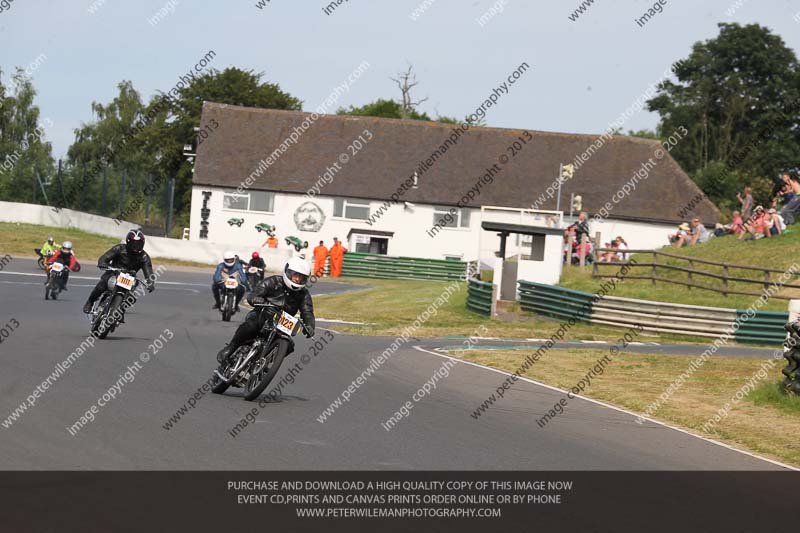 Vintage motorcycle club;eventdigitalimages;mallory park;mallory park trackday photographs;no limits trackdays;peter wileman photography;trackday digital images;trackday photos;vmcc festival 1000 bikes photographs