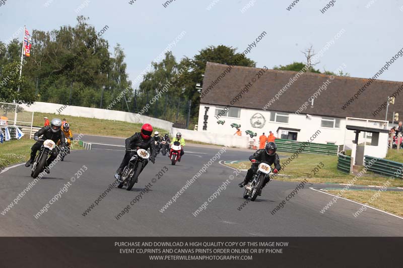 Vintage motorcycle club;eventdigitalimages;mallory park;mallory park trackday photographs;no limits trackdays;peter wileman photography;trackday digital images;trackday photos;vmcc festival 1000 bikes photographs