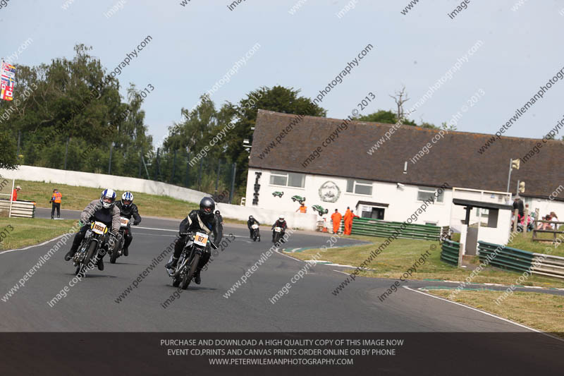 Vintage motorcycle club;eventdigitalimages;mallory park;mallory park trackday photographs;no limits trackdays;peter wileman photography;trackday digital images;trackday photos;vmcc festival 1000 bikes photographs