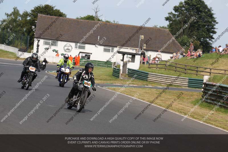 Vintage motorcycle club;eventdigitalimages;mallory park;mallory park trackday photographs;no limits trackdays;peter wileman photography;trackday digital images;trackday photos;vmcc festival 1000 bikes photographs