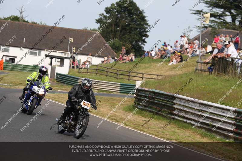 Vintage motorcycle club;eventdigitalimages;mallory park;mallory park trackday photographs;no limits trackdays;peter wileman photography;trackday digital images;trackday photos;vmcc festival 1000 bikes photographs