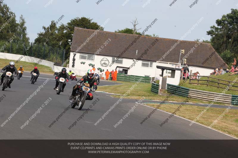 Vintage motorcycle club;eventdigitalimages;mallory park;mallory park trackday photographs;no limits trackdays;peter wileman photography;trackday digital images;trackday photos;vmcc festival 1000 bikes photographs