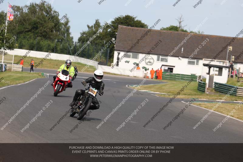 Vintage motorcycle club;eventdigitalimages;mallory park;mallory park trackday photographs;no limits trackdays;peter wileman photography;trackday digital images;trackday photos;vmcc festival 1000 bikes photographs