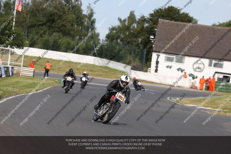 Vintage motorcycle club;eventdigitalimages;mallory park;mallory park trackday photographs;no limits trackdays;peter wileman photography;trackday digital images;trackday photos;vmcc festival 1000 bikes photographs