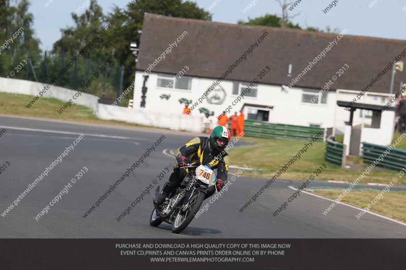 Vintage motorcycle club;eventdigitalimages;mallory park;mallory park trackday photographs;no limits trackdays;peter wileman photography;trackday digital images;trackday photos;vmcc festival 1000 bikes photographs