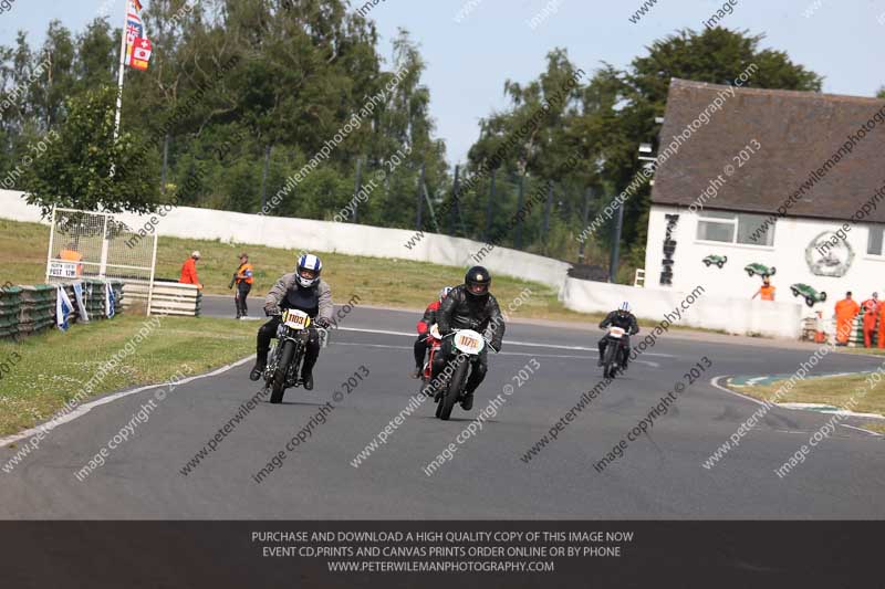 Vintage motorcycle club;eventdigitalimages;mallory park;mallory park trackday photographs;no limits trackdays;peter wileman photography;trackday digital images;trackday photos;vmcc festival 1000 bikes photographs