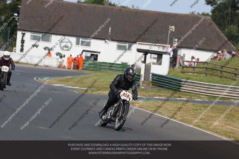 Vintage motorcycle club;eventdigitalimages;mallory park;mallory park trackday photographs;no limits trackdays;peter wileman photography;trackday digital images;trackday photos;vmcc festival 1000 bikes photographs