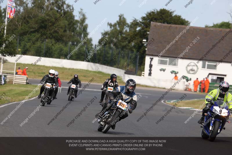 Vintage motorcycle club;eventdigitalimages;mallory park;mallory park trackday photographs;no limits trackdays;peter wileman photography;trackday digital images;trackday photos;vmcc festival 1000 bikes photographs