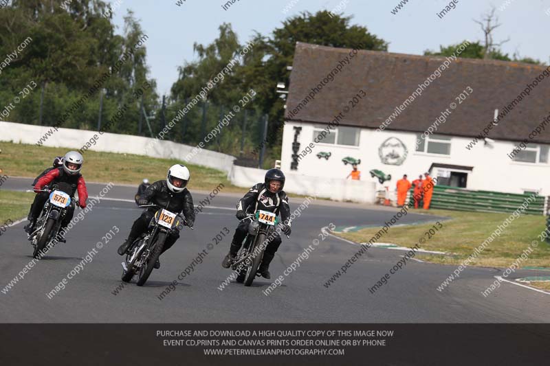 Vintage motorcycle club;eventdigitalimages;mallory park;mallory park trackday photographs;no limits trackdays;peter wileman photography;trackday digital images;trackday photos;vmcc festival 1000 bikes photographs