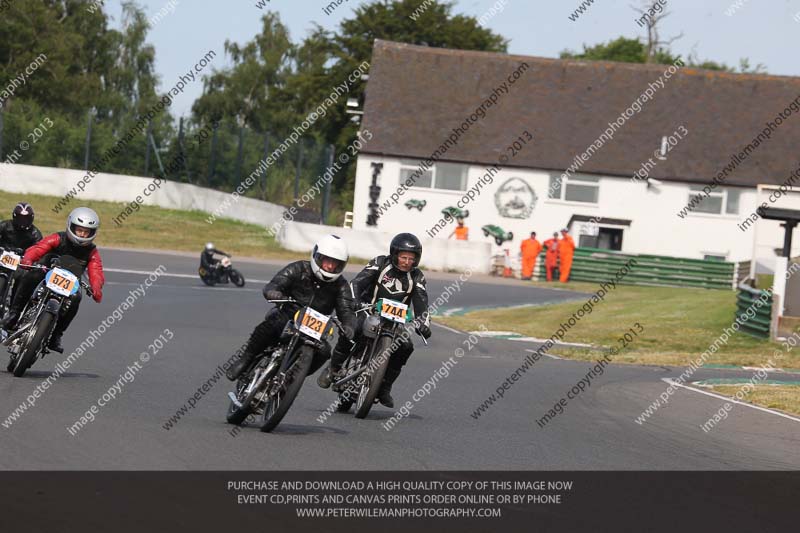 Vintage motorcycle club;eventdigitalimages;mallory park;mallory park trackday photographs;no limits trackdays;peter wileman photography;trackday digital images;trackday photos;vmcc festival 1000 bikes photographs