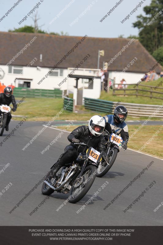 Vintage motorcycle club;eventdigitalimages;mallory park;mallory park trackday photographs;no limits trackdays;peter wileman photography;trackday digital images;trackday photos;vmcc festival 1000 bikes photographs