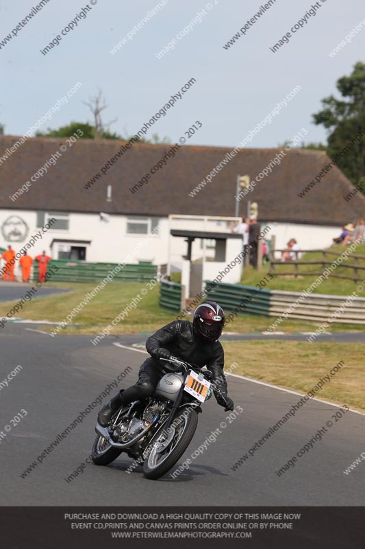 Vintage motorcycle club;eventdigitalimages;mallory park;mallory park trackday photographs;no limits trackdays;peter wileman photography;trackday digital images;trackday photos;vmcc festival 1000 bikes photographs
