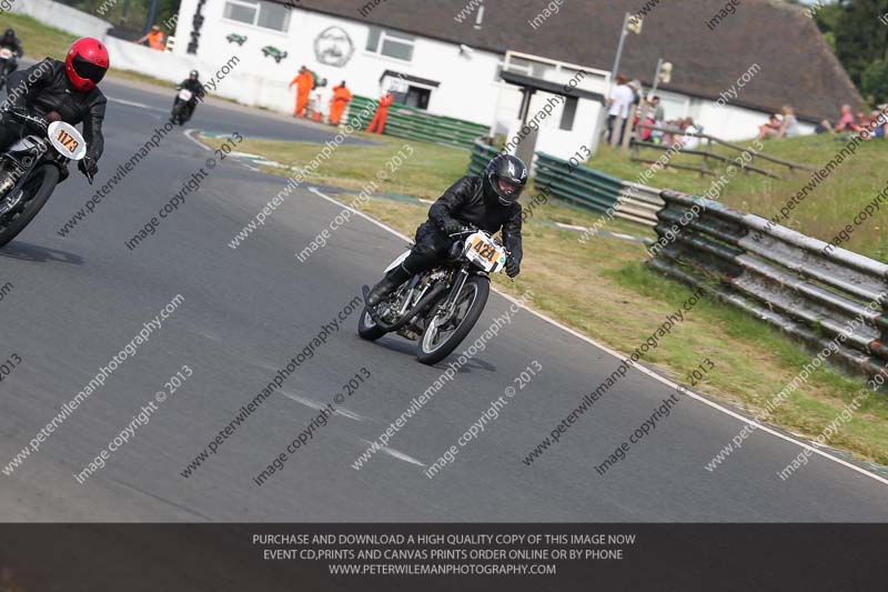 Vintage motorcycle club;eventdigitalimages;mallory park;mallory park trackday photographs;no limits trackdays;peter wileman photography;trackday digital images;trackday photos;vmcc festival 1000 bikes photographs