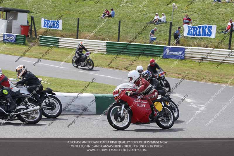 Vintage motorcycle club;eventdigitalimages;mallory park;mallory park trackday photographs;no limits trackdays;peter wileman photography;trackday digital images;trackday photos;vmcc festival 1000 bikes photographs