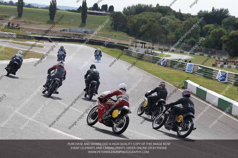 Vintage motorcycle club;eventdigitalimages;mallory park;mallory park trackday photographs;no limits trackdays;peter wileman photography;trackday digital images;trackday photos;vmcc festival 1000 bikes photographs