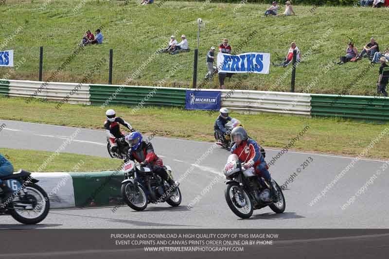 Vintage motorcycle club;eventdigitalimages;mallory park;mallory park trackday photographs;no limits trackdays;peter wileman photography;trackday digital images;trackday photos;vmcc festival 1000 bikes photographs