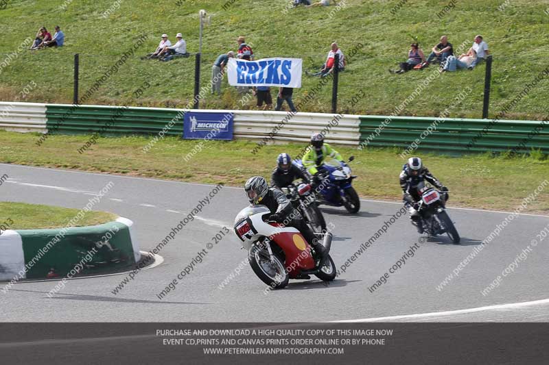 Vintage motorcycle club;eventdigitalimages;mallory park;mallory park trackday photographs;no limits trackdays;peter wileman photography;trackday digital images;trackday photos;vmcc festival 1000 bikes photographs