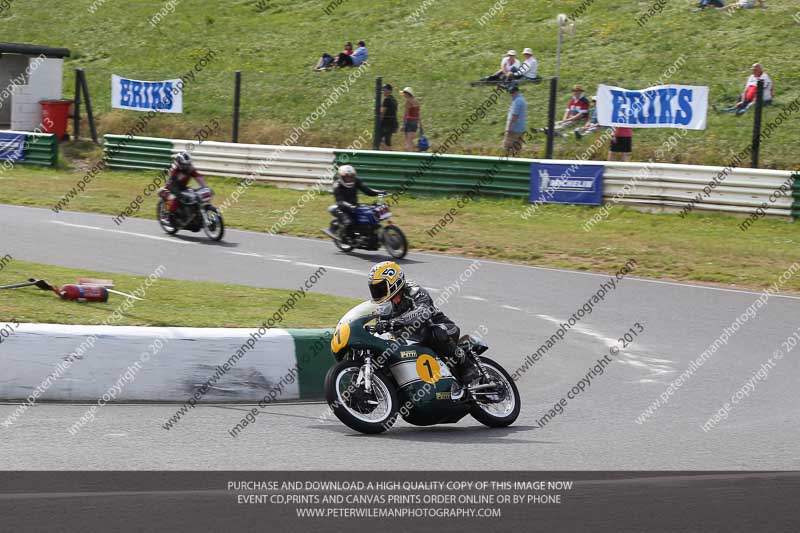 Vintage motorcycle club;eventdigitalimages;mallory park;mallory park trackday photographs;no limits trackdays;peter wileman photography;trackday digital images;trackday photos;vmcc festival 1000 bikes photographs