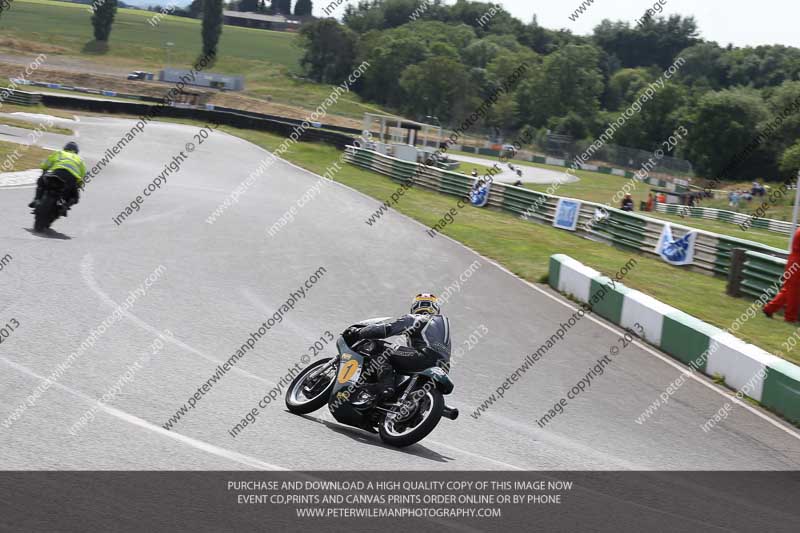 Vintage motorcycle club;eventdigitalimages;mallory park;mallory park trackday photographs;no limits trackdays;peter wileman photography;trackday digital images;trackday photos;vmcc festival 1000 bikes photographs