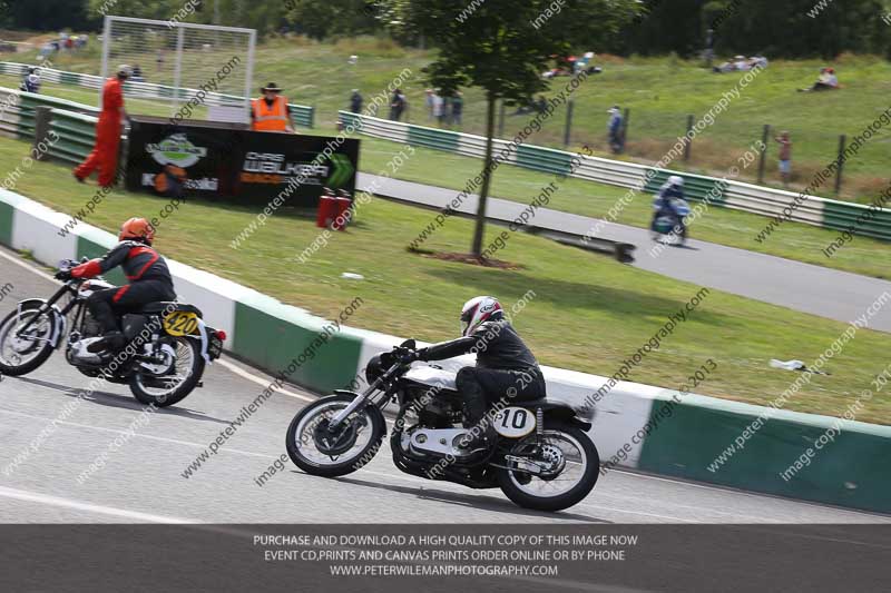 Vintage motorcycle club;eventdigitalimages;mallory park;mallory park trackday photographs;no limits trackdays;peter wileman photography;trackday digital images;trackday photos;vmcc festival 1000 bikes photographs