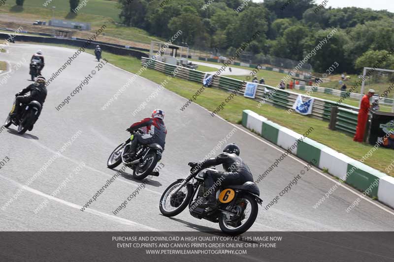 Vintage motorcycle club;eventdigitalimages;mallory park;mallory park trackday photographs;no limits trackdays;peter wileman photography;trackday digital images;trackday photos;vmcc festival 1000 bikes photographs