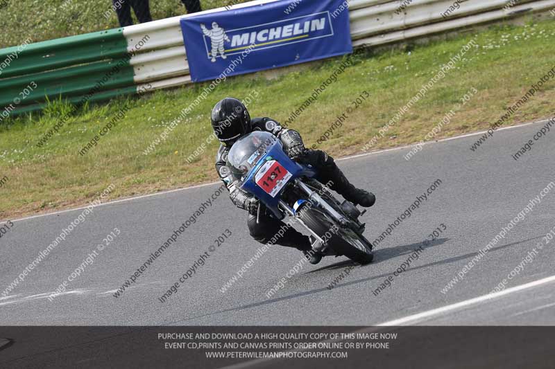 Vintage motorcycle club;eventdigitalimages;mallory park;mallory park trackday photographs;no limits trackdays;peter wileman photography;trackday digital images;trackday photos;vmcc festival 1000 bikes photographs