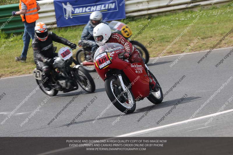Vintage motorcycle club;eventdigitalimages;mallory park;mallory park trackday photographs;no limits trackdays;peter wileman photography;trackday digital images;trackday photos;vmcc festival 1000 bikes photographs