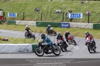 Vintage-motorcycle-club;eventdigitalimages;mallory-park;mallory-park-trackday-photographs;no-limits-trackdays;peter-wileman-photography;trackday-digital-images;trackday-photos;vmcc-festival-1000-bikes-photographs