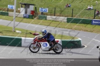 Vintage-motorcycle-club;eventdigitalimages;mallory-park;mallory-park-trackday-photographs;no-limits-trackdays;peter-wileman-photography;trackday-digital-images;trackday-photos;vmcc-festival-1000-bikes-photographs