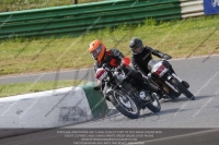 Vintage-motorcycle-club;eventdigitalimages;mallory-park;mallory-park-trackday-photographs;no-limits-trackdays;peter-wileman-photography;trackday-digital-images;trackday-photos;vmcc-festival-1000-bikes-photographs