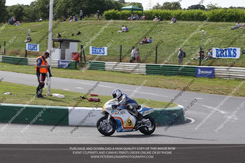 Vintage motorcycle club;eventdigitalimages;mallory park;mallory park trackday photographs;no limits trackdays;peter wileman photography;trackday digital images;trackday photos;vmcc festival 1000 bikes photographs