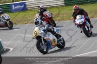 Vintage-motorcycle-club;eventdigitalimages;mallory-park;mallory-park-trackday-photographs;no-limits-trackdays;peter-wileman-photography;trackday-digital-images;trackday-photos;vmcc-festival-1000-bikes-photographs