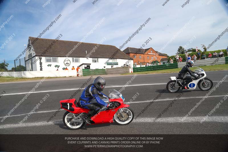 Vintage motorcycle club;eventdigitalimages;mallory park;mallory park trackday photographs;no limits trackdays;peter wileman photography;trackday digital images;trackday photos;vmcc festival 1000 bikes photographs