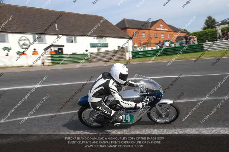 Vintage motorcycle club;eventdigitalimages;mallory park;mallory park trackday photographs;no limits trackdays;peter wileman photography;trackday digital images;trackday photos;vmcc festival 1000 bikes photographs