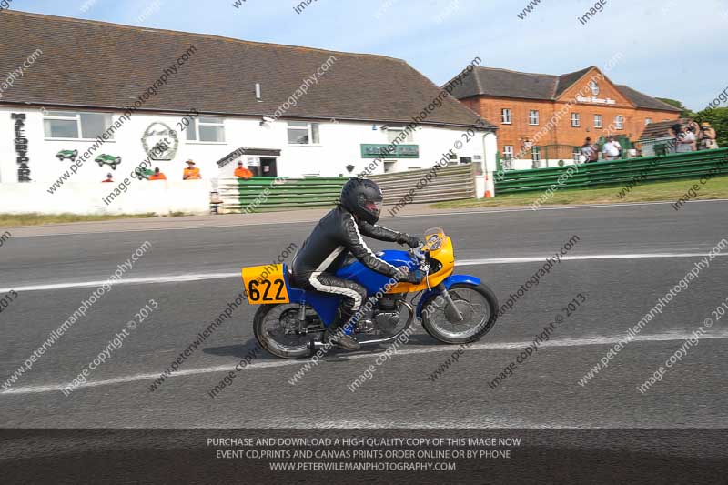 Vintage motorcycle club;eventdigitalimages;mallory park;mallory park trackday photographs;no limits trackdays;peter wileman photography;trackday digital images;trackday photos;vmcc festival 1000 bikes photographs