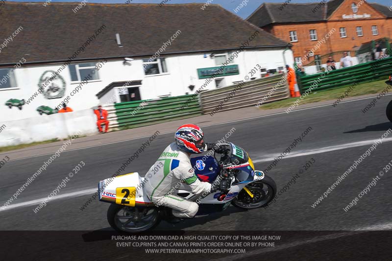 Vintage motorcycle club;eventdigitalimages;mallory park;mallory park trackday photographs;no limits trackdays;peter wileman photography;trackday digital images;trackday photos;vmcc festival 1000 bikes photographs