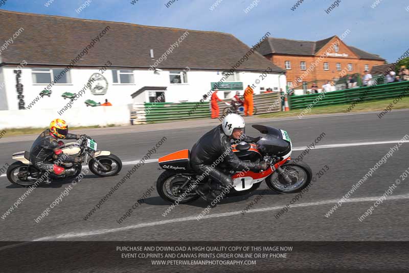 Vintage motorcycle club;eventdigitalimages;mallory park;mallory park trackday photographs;no limits trackdays;peter wileman photography;trackday digital images;trackday photos;vmcc festival 1000 bikes photographs