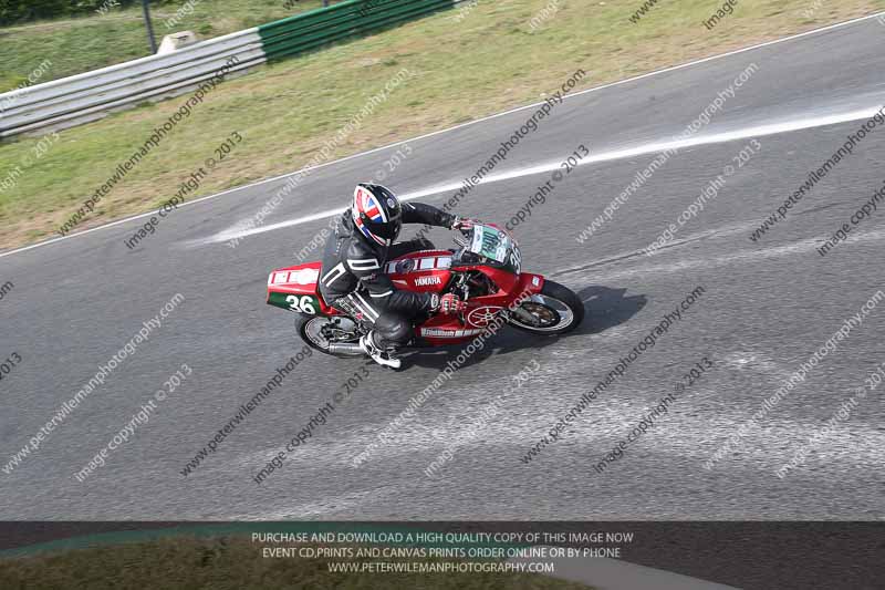 Vintage motorcycle club;eventdigitalimages;mallory park;mallory park trackday photographs;no limits trackdays;peter wileman photography;trackday digital images;trackday photos;vmcc festival 1000 bikes photographs