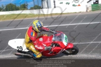 Vintage-motorcycle-club;eventdigitalimages;mallory-park;mallory-park-trackday-photographs;no-limits-trackdays;peter-wileman-photography;trackday-digital-images;trackday-photos;vmcc-festival-1000-bikes-photographs