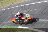 Vintage-motorcycle-club;eventdigitalimages;mallory-park;mallory-park-trackday-photographs;no-limits-trackdays;peter-wileman-photography;trackday-digital-images;trackday-photos;vmcc-festival-1000-bikes-photographs