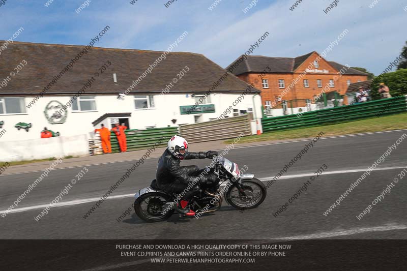 Vintage motorcycle club;eventdigitalimages;mallory park;mallory park trackday photographs;no limits trackdays;peter wileman photography;trackday digital images;trackday photos;vmcc festival 1000 bikes photographs
