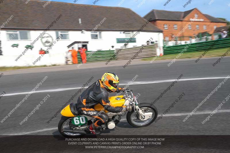 Vintage motorcycle club;eventdigitalimages;mallory park;mallory park trackday photographs;no limits trackdays;peter wileman photography;trackday digital images;trackday photos;vmcc festival 1000 bikes photographs