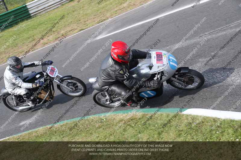 Vintage motorcycle club;eventdigitalimages;mallory park;mallory park trackday photographs;no limits trackdays;peter wileman photography;trackday digital images;trackday photos;vmcc festival 1000 bikes photographs