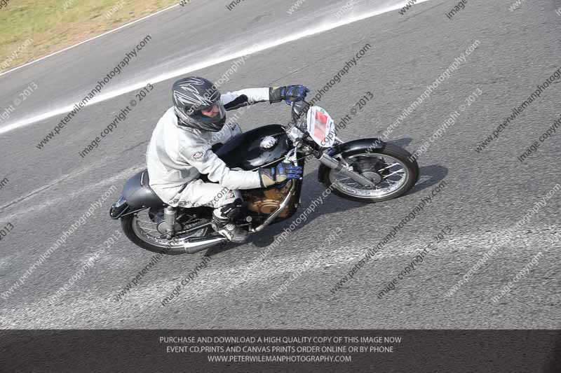 Vintage motorcycle club;eventdigitalimages;mallory park;mallory park trackday photographs;no limits trackdays;peter wileman photography;trackday digital images;trackday photos;vmcc festival 1000 bikes photographs