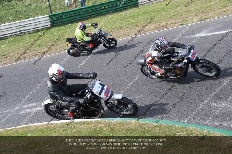 Vintage motorcycle club;eventdigitalimages;mallory park;mallory park trackday photographs;no limits trackdays;peter wileman photography;trackday digital images;trackday photos;vmcc festival 1000 bikes photographs