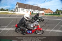 Vintage-motorcycle-club;eventdigitalimages;mallory-park;mallory-park-trackday-photographs;no-limits-trackdays;peter-wileman-photography;trackday-digital-images;trackday-photos;vmcc-festival-1000-bikes-photographs