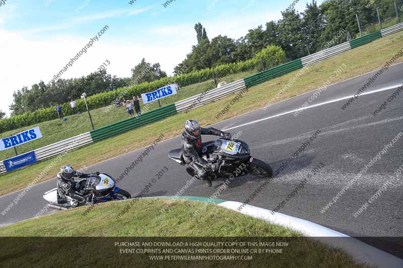 Vintage motorcycle club;eventdigitalimages;mallory park;mallory park trackday photographs;no limits trackdays;peter wileman photography;trackday digital images;trackday photos;vmcc festival 1000 bikes photographs